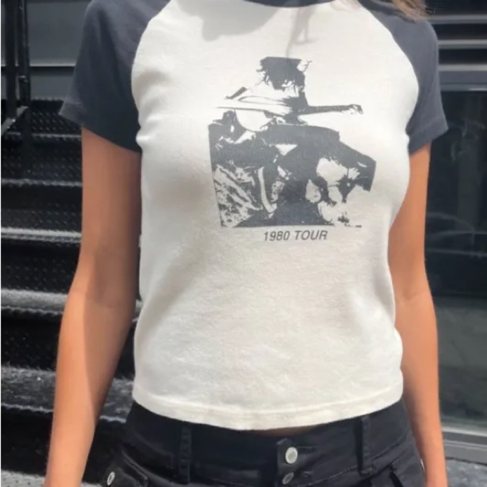 Brandy Melville Bella 1980 tour shir